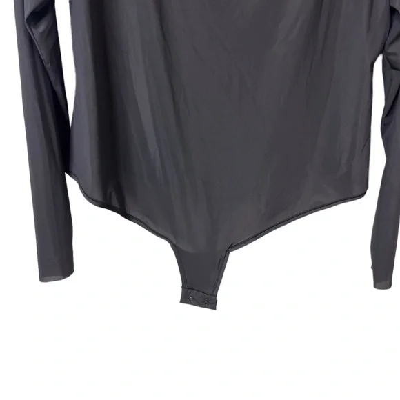 Skims Essential Long Sleeve Scoop Neck Black Size 4X Thong Lightweight Raw Cut - Picture 4 of 10